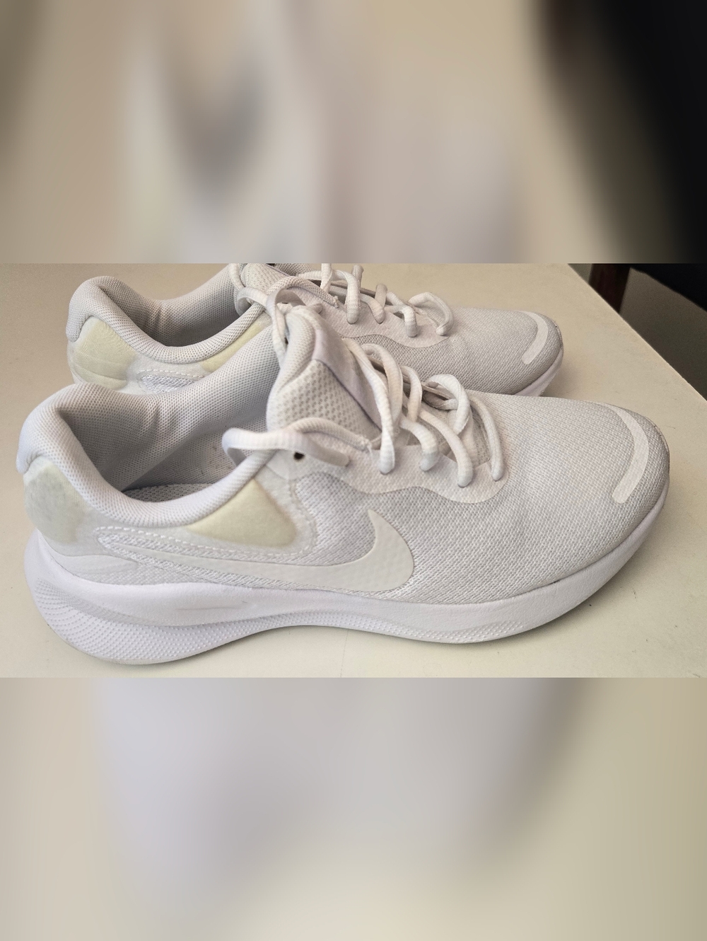 Nike Women’s White Lightweight Running Sneakers